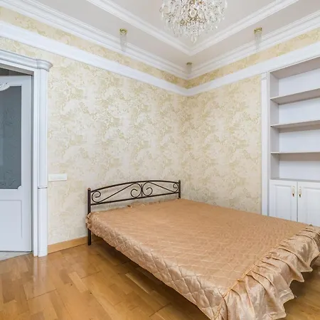 Apartment Greek Street Royal Odesa